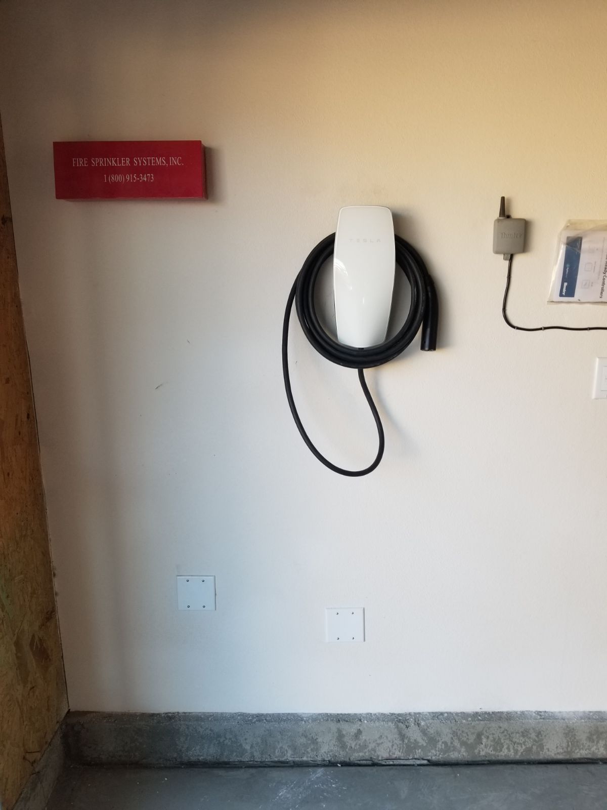Tesla Wall Connector